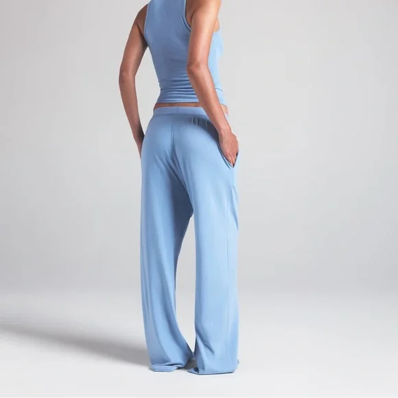 SKIMS NWT Boyfriend Loose Pant in Color Marina; Size XS - Picture 4 of 6